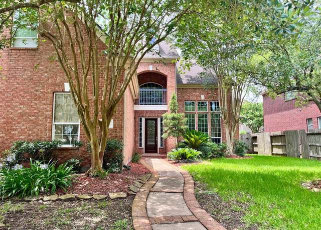 Property at 2806 Dixon Dr, Pearland, TX 77584, 5 beds, 3 baths
