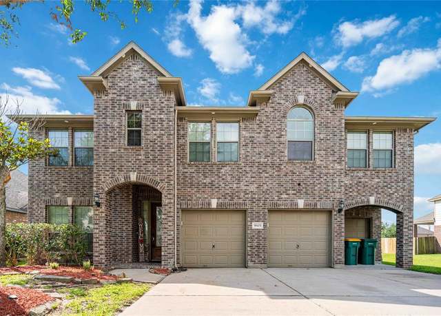 Property at 9603 Emerald Lakes Dr, Rosharon, TX 77583, 5 beds, 3.5 baths