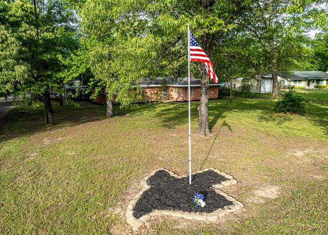 Property at 120 Sugar Ln, Lufkin, TX 75904, 3 beds, 2 baths