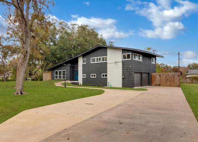 Property at 450 Southern Oaks Dr, Lake Jackson, TX 77566, 4 beds, 3 baths