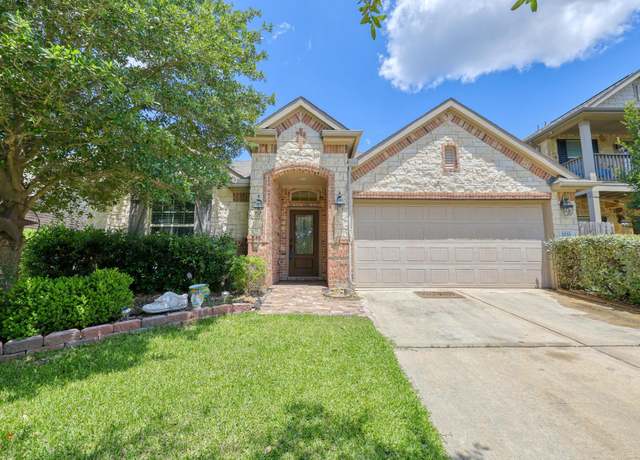 Property at 2233 Oak Circle Dr N, Conroe, TX 77301, 4 beds, 3 baths