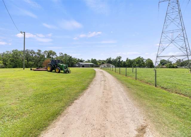 Property at 500 E Main St, Clute, TX 77531, 3 beds, 2 baths