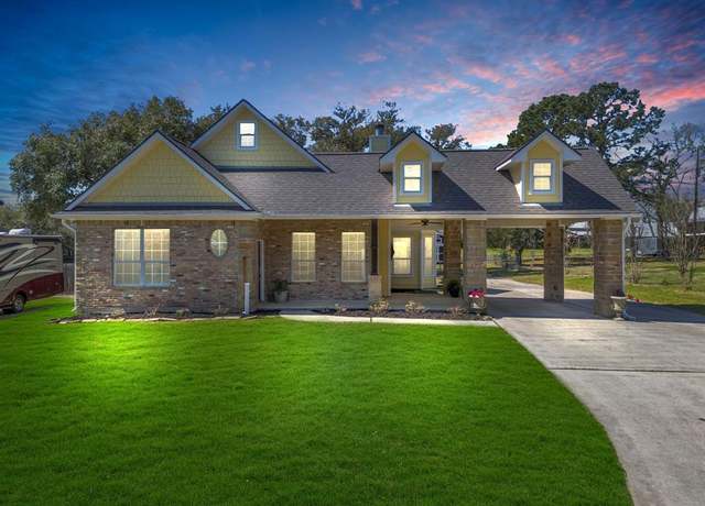 Property at 647 Old Plantersville Rd, Montgomery, TX 77316, 3 beds, 2 baths