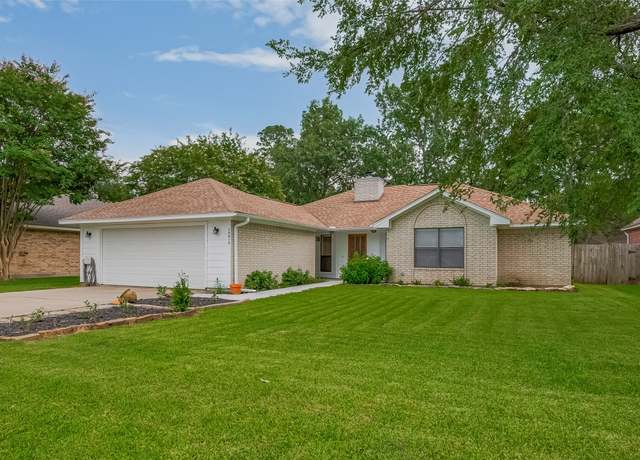 Property at 12415 Brightwood Dr, Montgomery, TX 77356, 3 beds, 2.5 baths