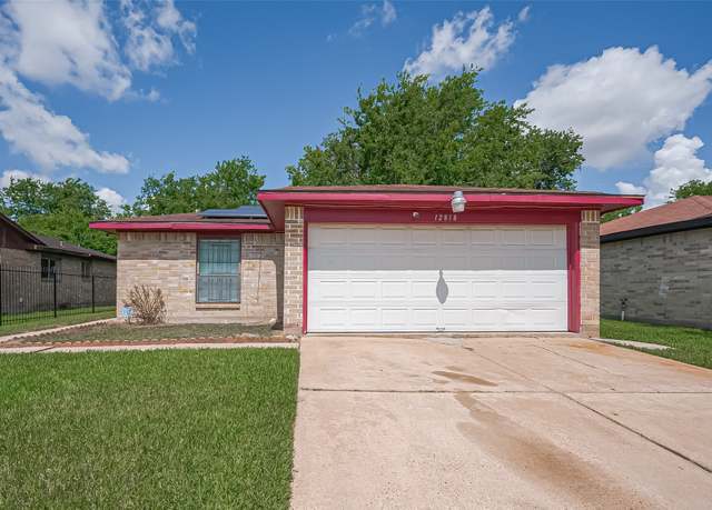 Property at 12818 Redfern Dr, Houston, TX 77048, 3 beds, 2 baths