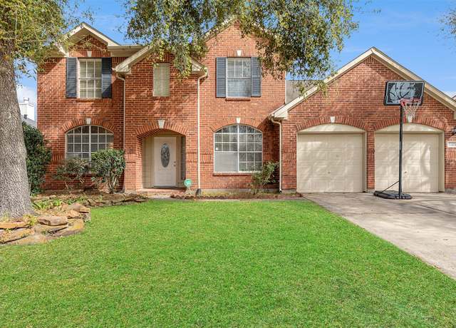 Property at 12422 Glenleigh Dr, Houston, TX 77014, 5 beds, 3.5 baths