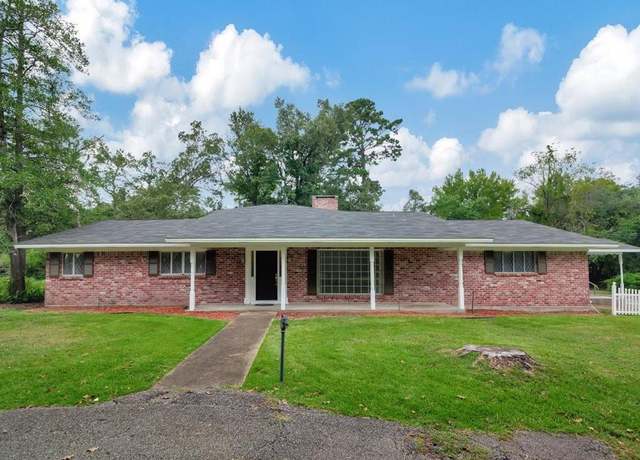 Property at 200 Platt Rd, Lufkin, TX 75901, 4 beds, 2 baths