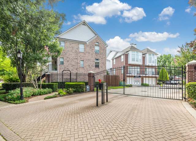 Property at 4422 Castle Court Pl, Houston, TX 77006, 3 beds, 3.5 baths