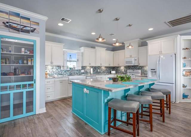 Property at 1951 Avenue F, Port Bolivar, TX 77650, 3 beds, 2 baths