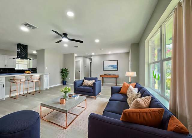 Property at 5039 Briscoe St, Houston, TX 77033, 3 beds, 2.5 baths