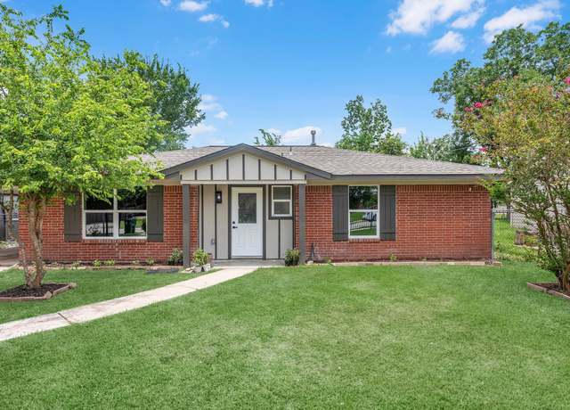 Property at 5039 Briscoe St, Houston, TX 77033, 3 beds, 2.5 baths