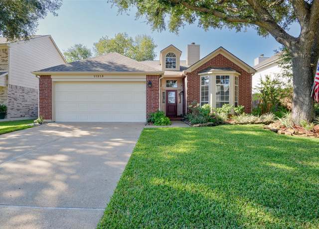 Property at 11215 E Travelers Way Cir, Houston, TX 77065, 3 beds, 2.5 baths