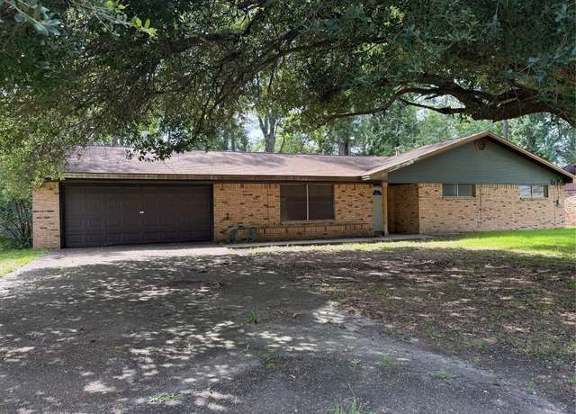 Property at 200 Cunningham Dr, Lufkin, TX 75901, 3 beds, 2 baths