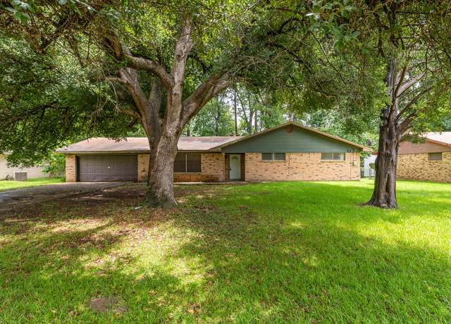 Property at 200 Cunningham Dr, Lufkin, TX 75901, 3 beds, 2 baths