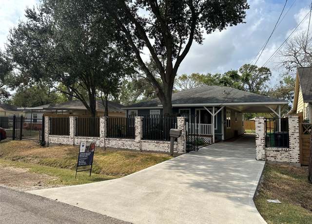 Property at 6811 Roswell St, Houston, TX 77022, 3 beds, 2 baths
