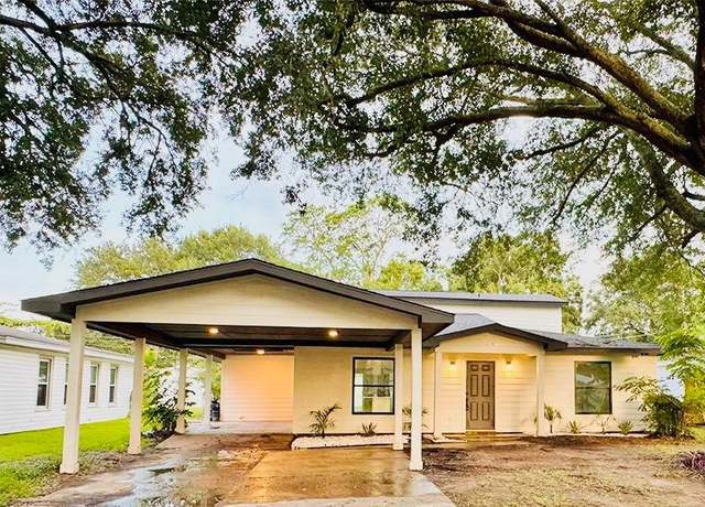 Property at 2245 5th St, Port Neches, TX 77651, 4 beds, 2 baths
