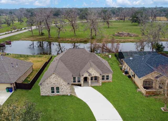 Property at 2291 Riverside Dr, West Columbia, TX 77486, 4 beds, 2.5 baths