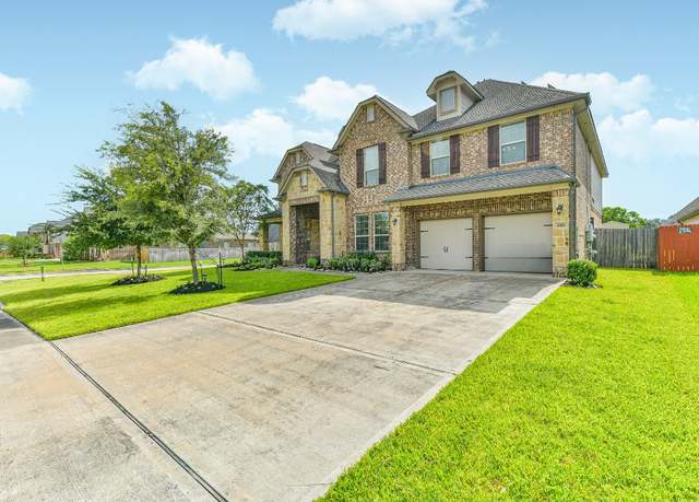 Property at 2811 Afton Dr, Pearland, TX 77581, 5 beds, 3.5 baths