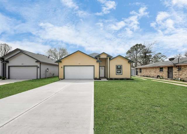 Property at 2601 3rd Ave N, Texas City, TX 77590, 4 beds, 2.5 baths