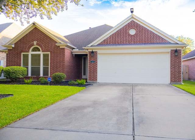 Property at 626 Red Oak Canyon Ln, La Marque, TX 77568, 4 beds, 2 baths