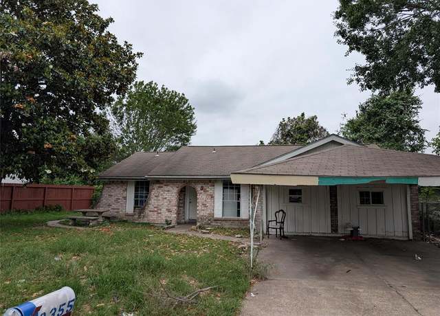 Property at 8355 Whitecastle Ln, Houston, TX 77088, 4 beds, 3 baths