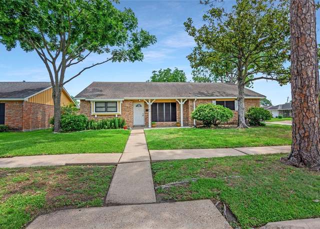 Property at 11743 Kirkmeadow Dr, Houston, TX 77089, 3 beds, 2 baths