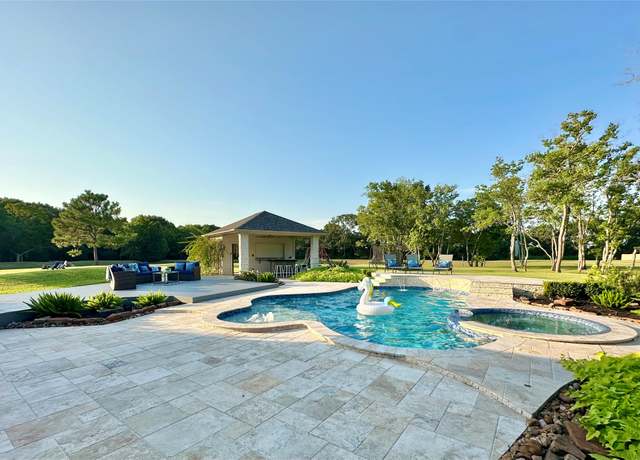 Property at 2904 Bridle Path Ln, Friendswood, TX 77546, 3 beds, 4 baths