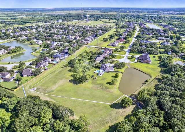 Property at 2904 Bridle Path Ln, Friendswood, TX 77546, 3 beds, 4 baths