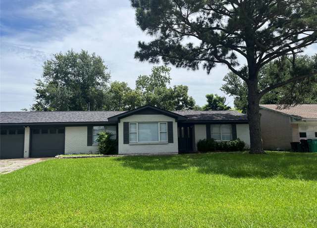 Property at 1207 Dwinnell St, Baytown, TX 77520, 3 beds, 2 baths