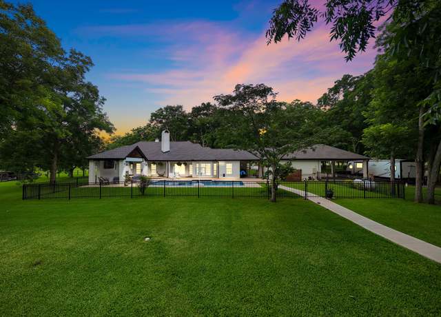 Property at 6910 Bois D Arc Ln, Fulshear, TX 77406, 4 beds, 3.5 baths