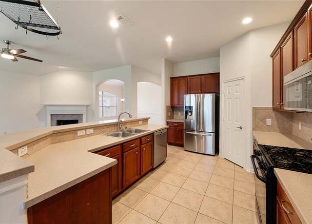 Property at 13412 Cherokee Rose Ct, Rosharon, TX 77583, 4 beds, 2.5 baths