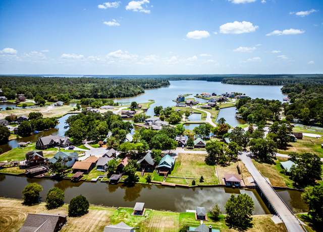 Property at 187 N Forest Dr, Huntsville, TX 77340