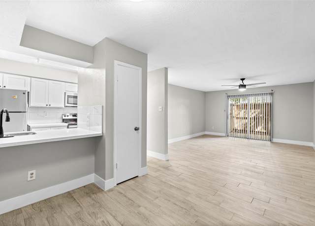 Property at 10555 Turtlewood Ct #404, Houston, TX 77072, 2 beds, 2 baths