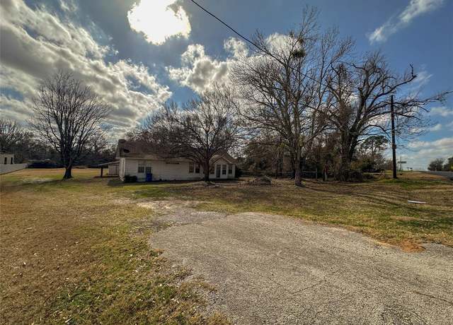 Property at 237 Donie Rd, Buffalo, TX 75831, 2 beds, 2 baths