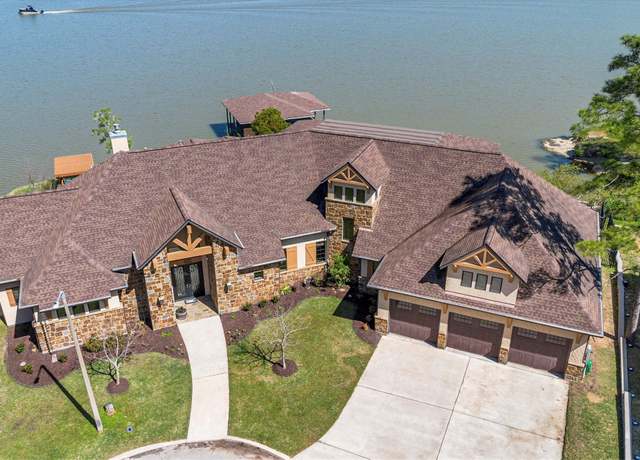 Property at 22517 Bayview Cir, Huntsville, TX 77320, 4 beds, 4.5 baths