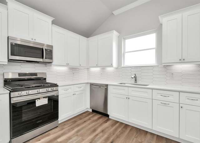 Property at 10135 Cabo Del Sol Dr, Cleveland, TX 77327, 3 beds, 2 baths