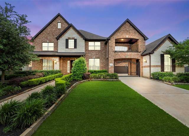 Property at 2111 Plaza Ridge Dr, Missouri City, TX 77459, 5 beds, 4.5 baths