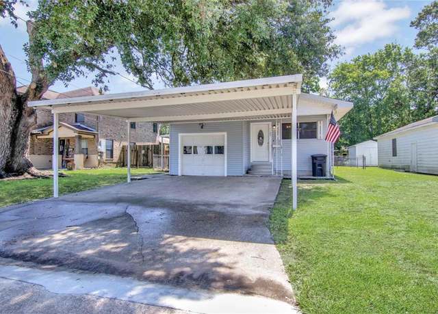 Property at 1105 West Dr, Port Neches, TX 77651, 3 beds, 2 baths