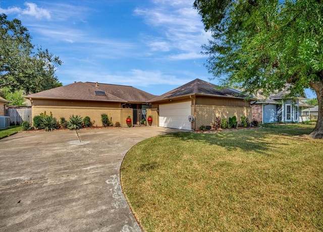 Property at 702 Tudor Ct, Deer Park, TX 77536, 3 beds, 2 baths