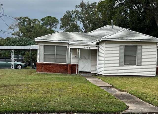 Property at 1206 Pinewood Ln, Pasadena, TX 77502, 3 beds, 2 baths