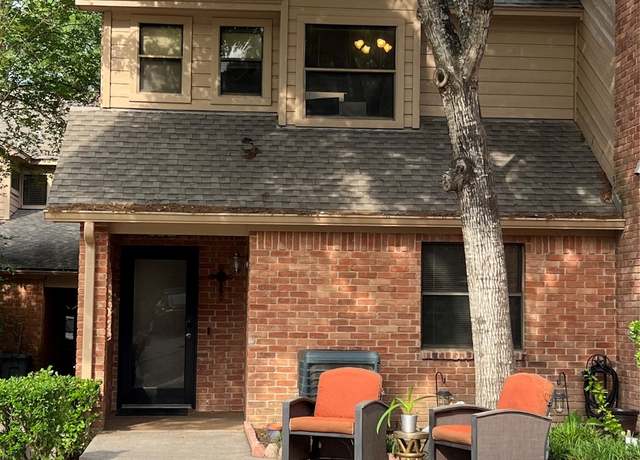 Property at 3850 Knollcrest Dr, Montgomery, TX 77356, 2 beds, 2 baths