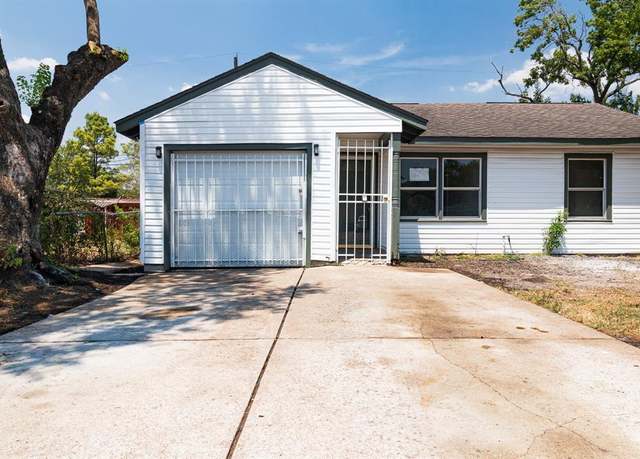 Property at 5505 Malmedy Rd, Houston, TX 77033, 5 beds, 2 baths