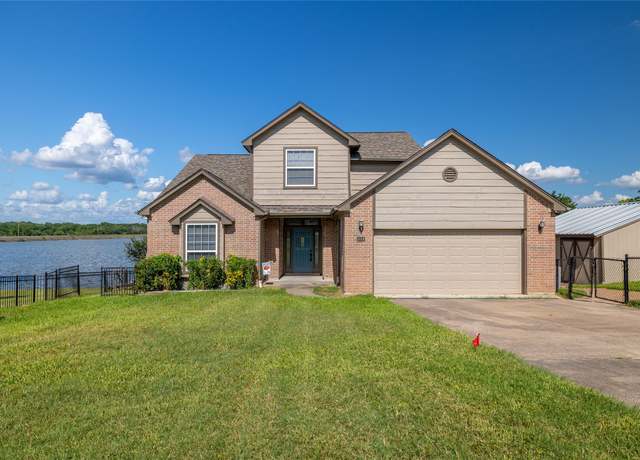 Property at 111 7th Ave, Onalaska, TX 77360, 3 beds, 4 baths