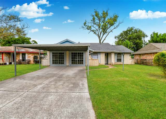 Property at 7210 Lumber Jack Dr, Houston, TX 77040, 3 beds, 2 baths