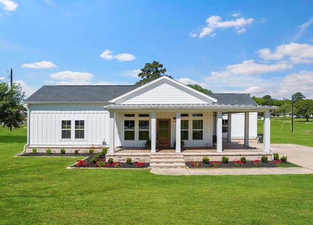 Property at 539 Elm St, New Ulm, TX 78950, 2 beds, 2 baths