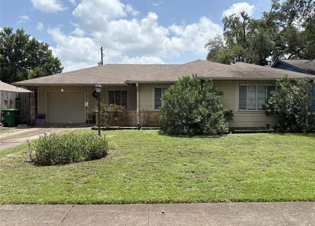 Property at 2030 Marnel Rd, Houston, TX 77055, 3 beds, 2 baths