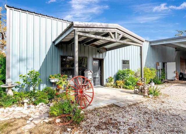 Property at 206 Private Road 2843, Edna, TX 77957, 2 beds, 3 baths