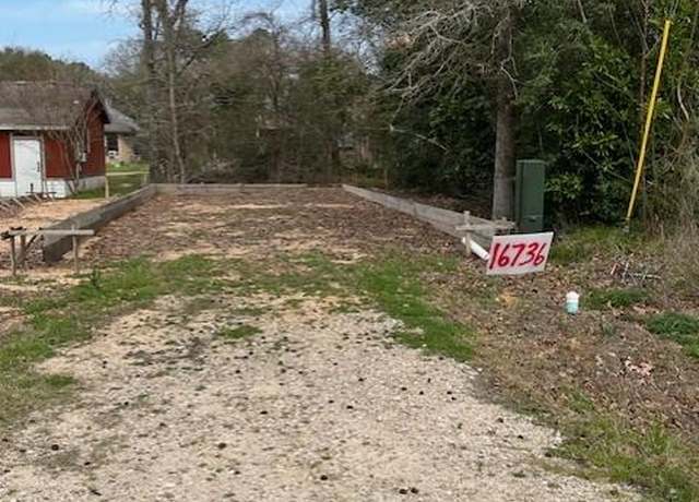 Property at 16736 E Ivanhoe, Montgomery, TX 77316