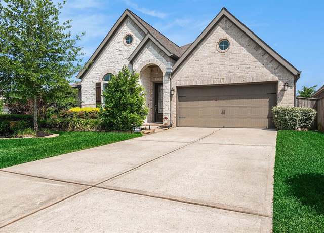 Property at 203 Painted Trillium Dr, Conroe, TX 77304, 4 beds, 3 baths