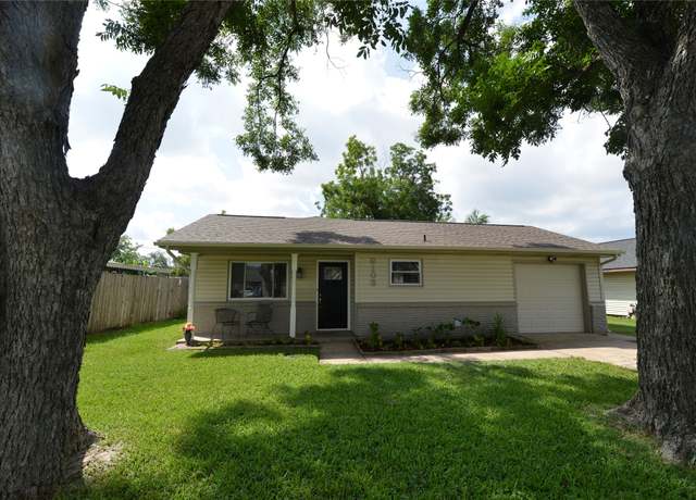 Property at 6103 Berendo St, Houston, TX 77092, 3 beds, 1.5 baths